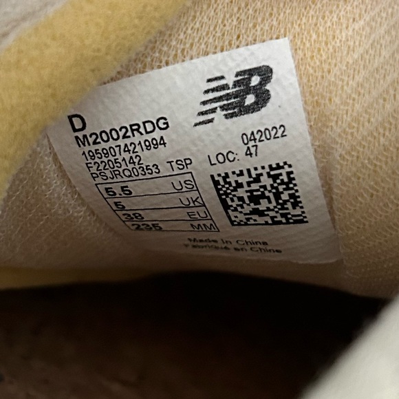 2002R 'Protection Pack - Distressed' – Size us 5.5 men US 5.5 M (US 7 W) - Picture 3 of 11